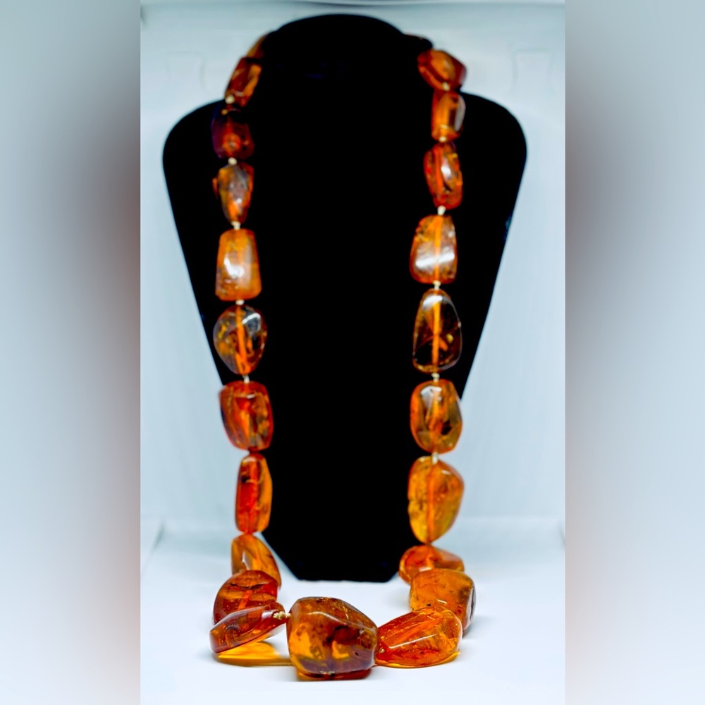 GORGEOUS VINTAGE NATURAL BALTIC AMBER NATURAL COLOR NECKLACED